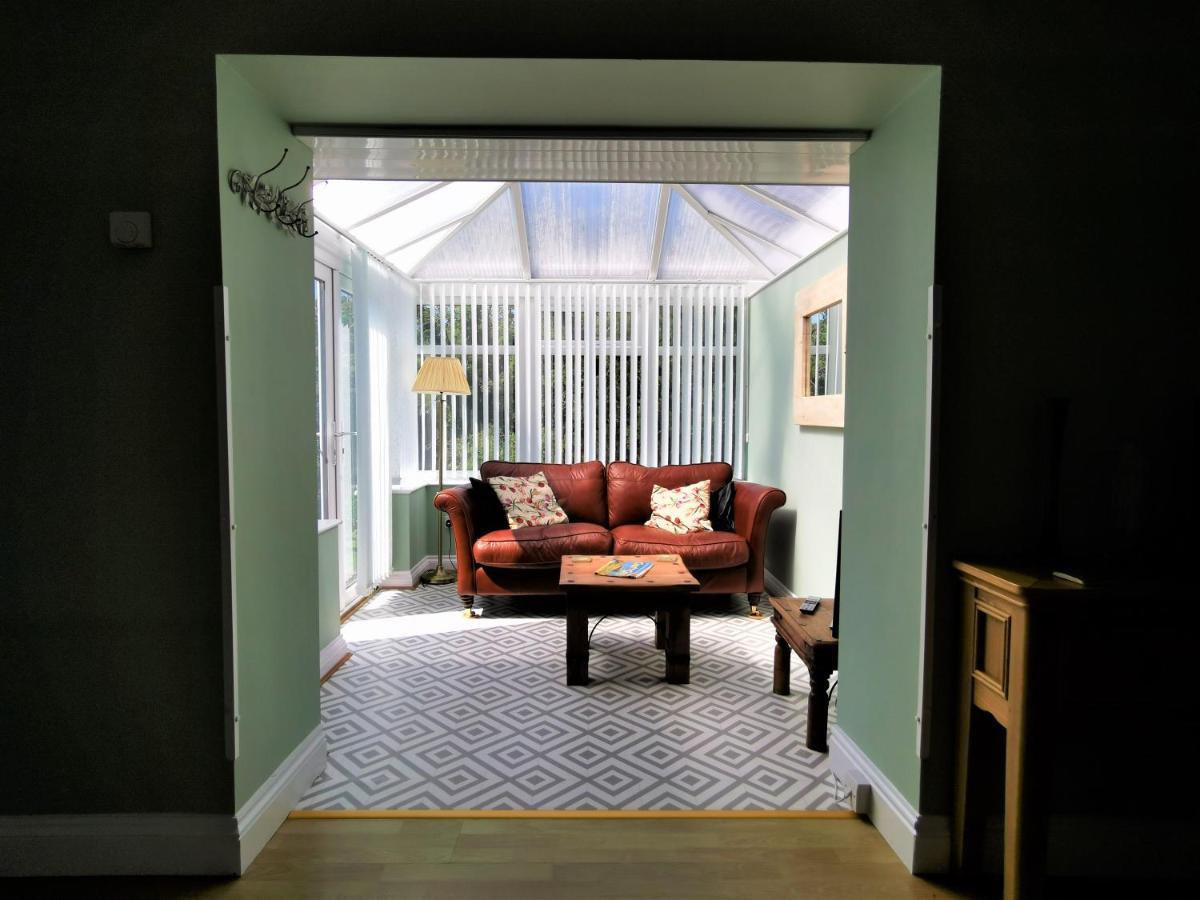 Wellstone Cottages - IvyLlanfyrnach エクステリア 写真
