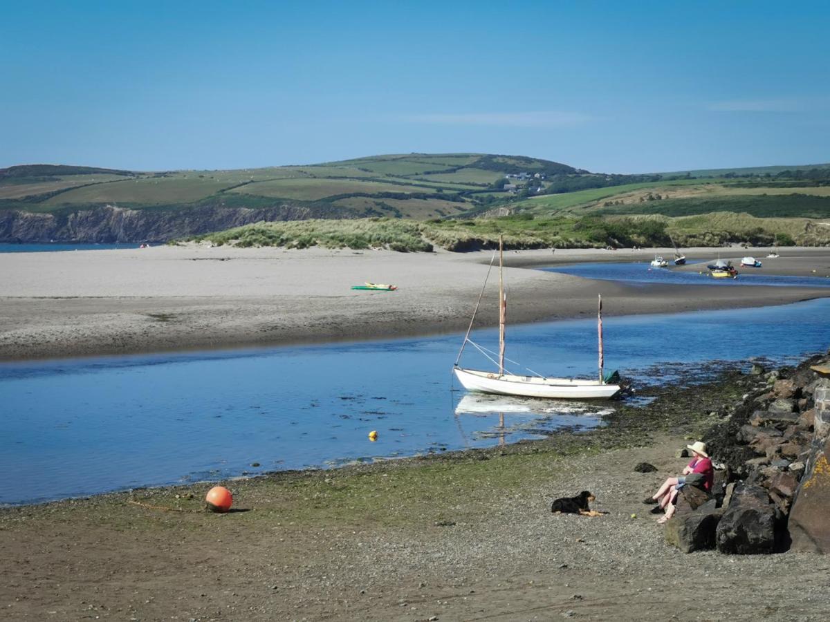 Wellstone Cottages - IvyLlanfyrnach エクステリア 写真